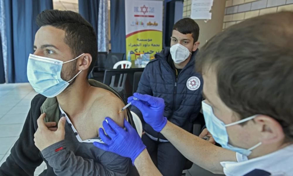 Κορονοϊός: Το Ισραήλ έφτασε στο 50% στον εμβολιασμό του πληθυσμού